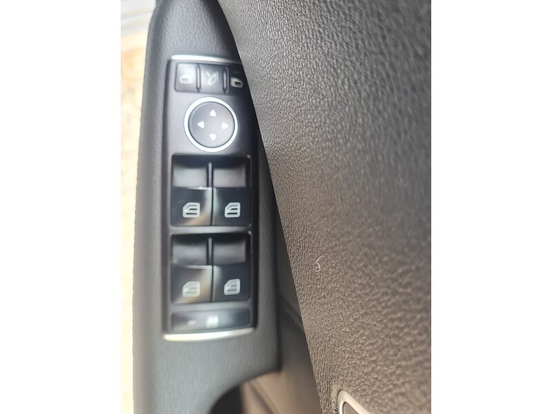 Mercedes-Benz 2.1 E220 CDI BlueEfficiency Executive SE Saloon 4dr Diesel G-Tronic+ Euro 5 (s/s) (170 ps)