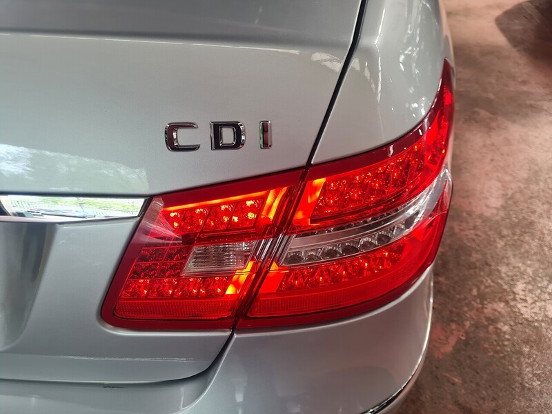 Mercedes-Benz 2.1 E220 CDI BlueEfficiency Executive SE Saloon 4dr Diesel G-Tronic+ Euro 5 (s/s) (170 ps)