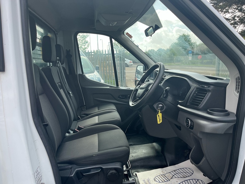 Ford 2.0 350 EcoBlue Leader Chassis Cab 2dr Diesel Manual RWD L4 Euro 6 (s/s) (130 ps)