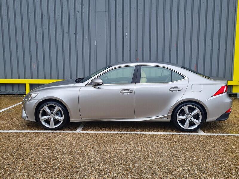 Lexus 300h Premier Saloon 2.5 Automatic Petrol Hybrid