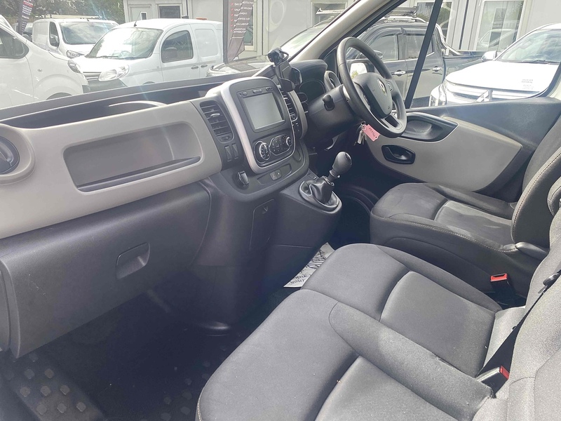 Renault 1.6 dCi ENERGY 29 Business+ Panel Van 5dr Diesel Manual LWB High Roof Euro 6 (s/s) (125 ps)