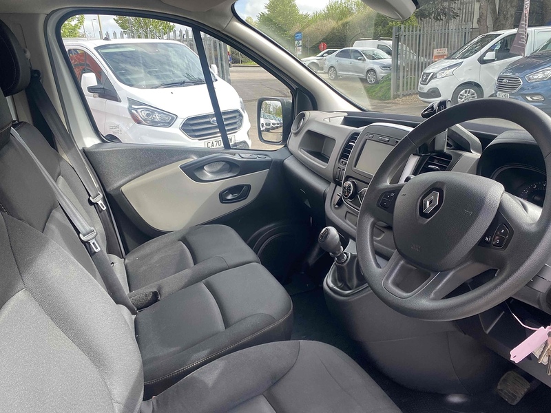 Renault 1.6 dCi ENERGY 29 Business+ Panel Van 5dr Diesel Manual LWB High Roof Euro 6 (s/s) (125 ps)