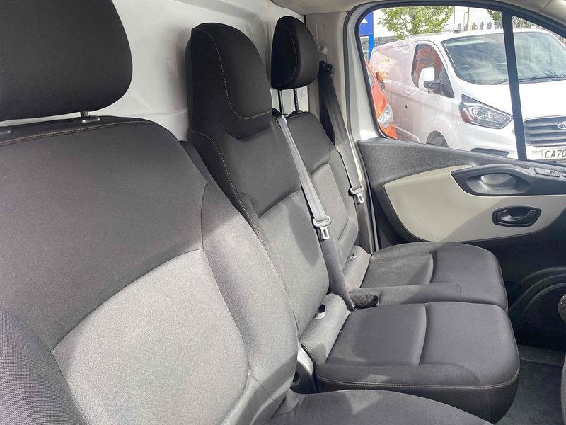Renault 1.6 dCi ENERGY 29 Business+ Panel Van 5dr Diesel Manual LWB High Roof Euro 6 (s/s) (125 ps)