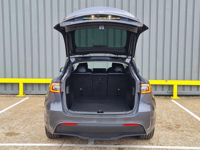 Tesla Long Range SUV 0.0 Automatic Electric