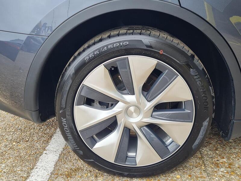 Tesla Long Range SUV 0.0 Automatic Electric