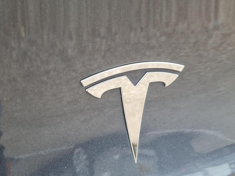 Tesla Long Range SUV 0.0 Automatic Electric