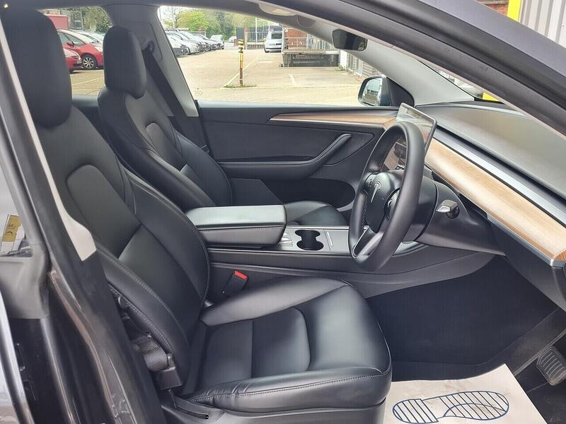 Tesla Long Range SUV 0.0 Automatic Electric