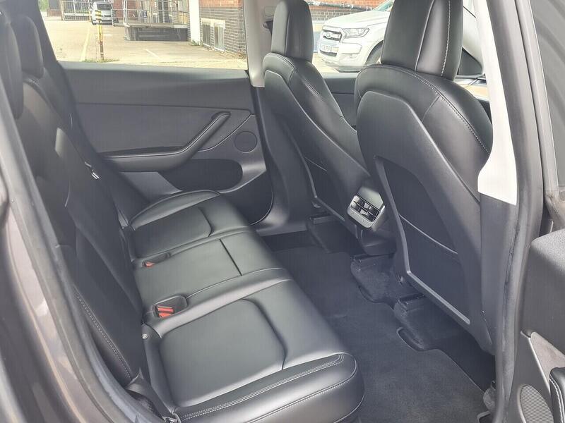Tesla Long Range SUV 0.0 Automatic Electric