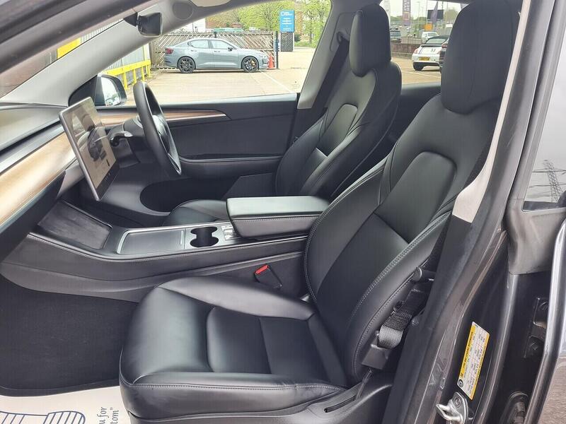 Tesla Long Range SUV 0.0 Automatic Electric