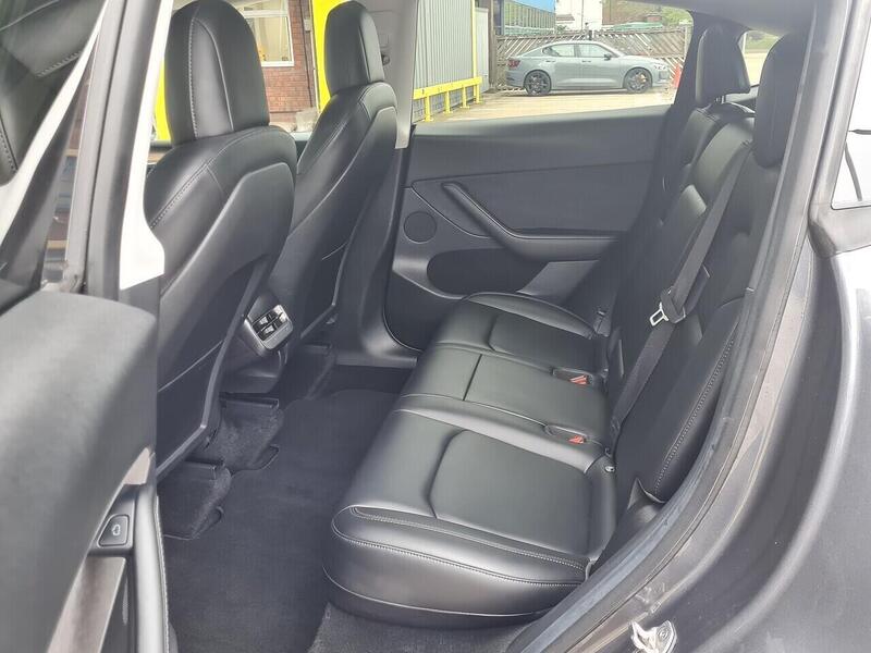 Tesla Long Range SUV 0.0 Automatic Electric