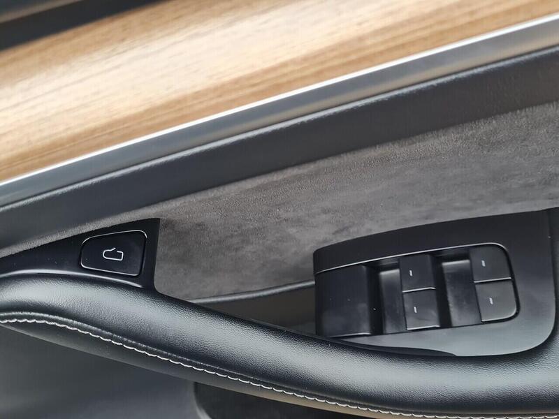 Tesla Long Range SUV 0.0 Automatic Electric