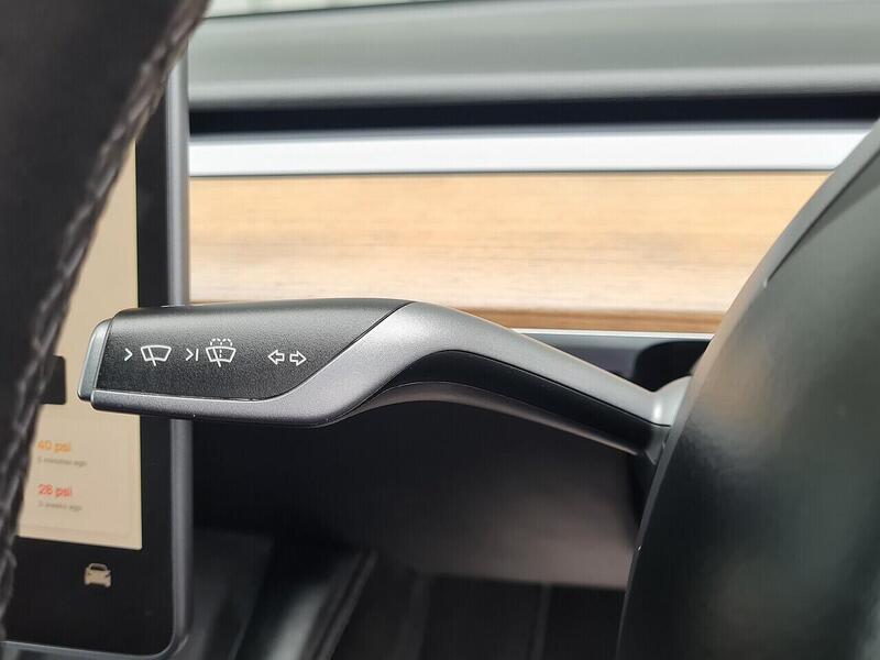 Tesla Long Range SUV 0.0 Automatic Electric