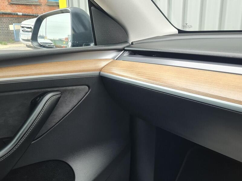 Tesla Long Range SUV 0.0 Automatic Electric