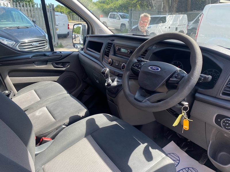 Ford Transit Custom 280 EcoBlue 2.0 5dr Medium Van Manual Diesel