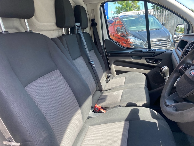 Ford Transit Custom 280 EcoBlue 2.0 5dr Medium Van Manual Diesel