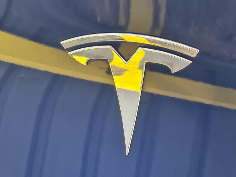 Tesla Long Range SUV 0.0 Automatic Electric