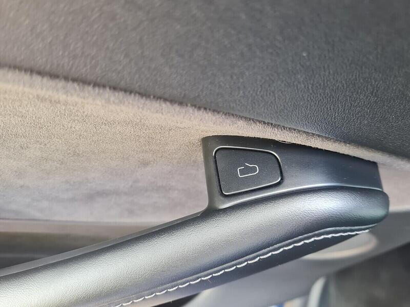 Tesla Long Range SUV 0.0 Automatic Electric