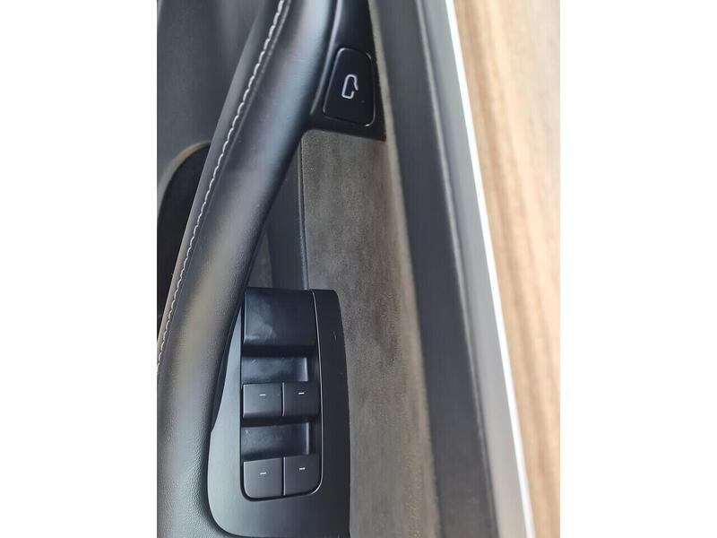 Tesla Long Range SUV 0.0 Automatic Electric