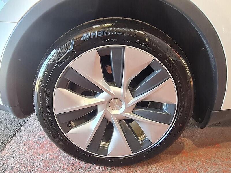Tesla Long Range SUV 0.0 Automatic Electric
