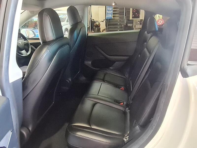 Tesla Long Range SUV 0.0 Automatic Electric