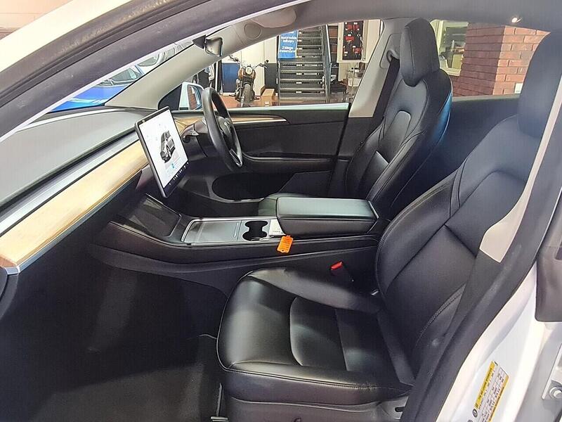 Tesla Long Range SUV 0.0 Automatic Electric