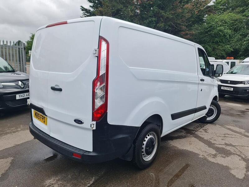 Ford 2.0 300 EcoBlue Panel Van 5dr Diesel Manual L1 H1 Euro 6 (130 ps)
