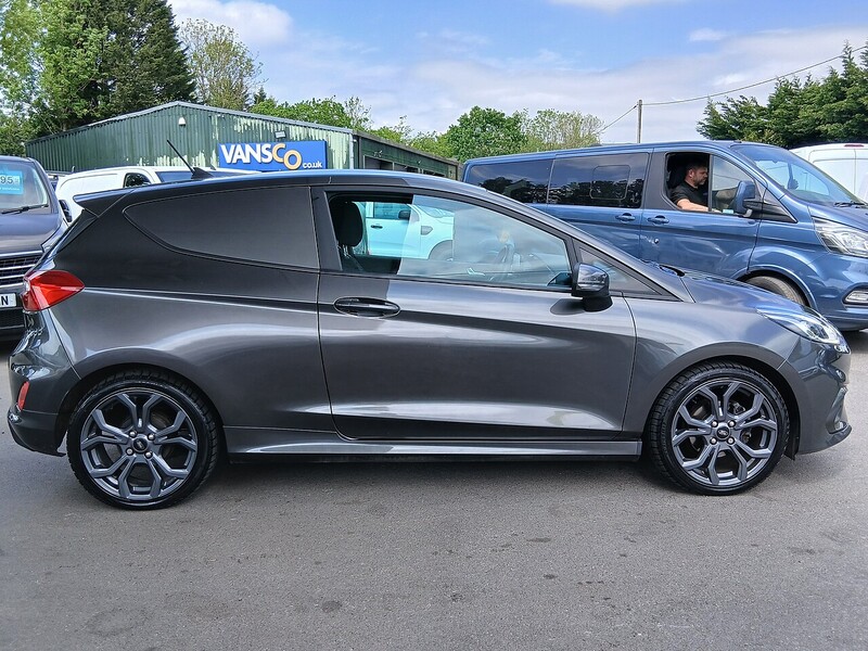 Ford 1.0T EcoBoost Sport Car Derived Van 3dr Petrol Manual Euro 6 (s/s) (125 ps)