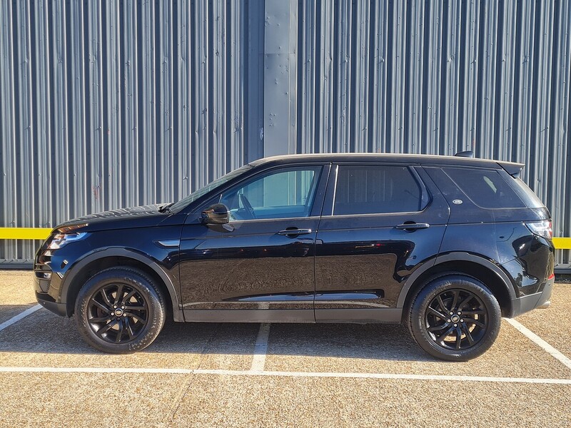 Land Rover 2.0 TD4 SE Tech SUV 5dr Diesel Manual 4WD Euro 6 (s/s) (180 ps)