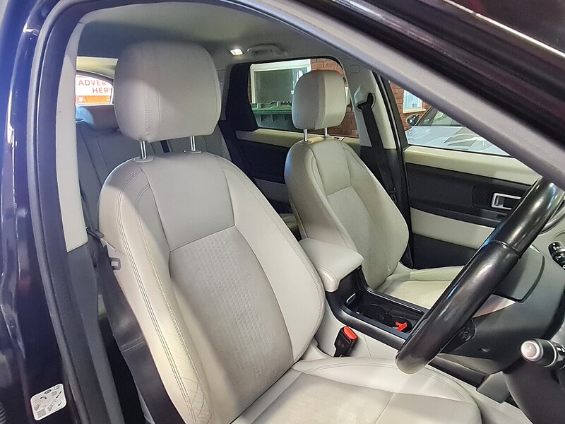 Land Rover 2.0 TD4 SE Tech SUV 5dr Diesel Manual 4WD Euro 6 (s/s) (180 ps)