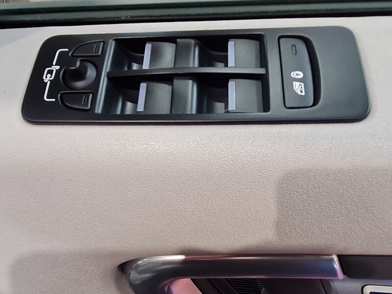 Land Rover 2.0 TD4 SE Tech SUV 5dr Diesel Manual 4WD Euro 6 (s/s) (180 ps)