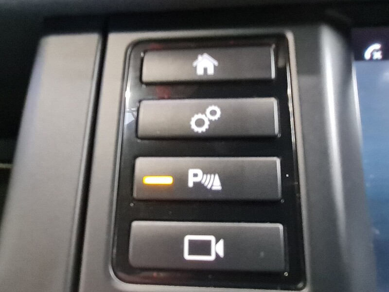 Land Rover 2.0 TD4 SE Tech SUV 5dr Diesel Manual 4WD Euro 6 (s/s) (180 ps)