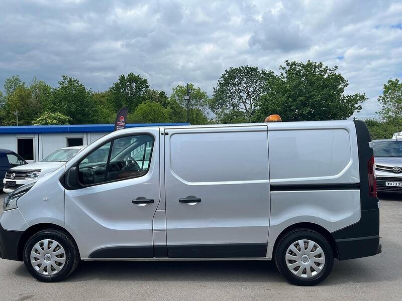 Renault 1.6 dCi 27 Business Panel Van 5dr Diesel Manual SWB Standard Roof Euro 6 (120 ps)