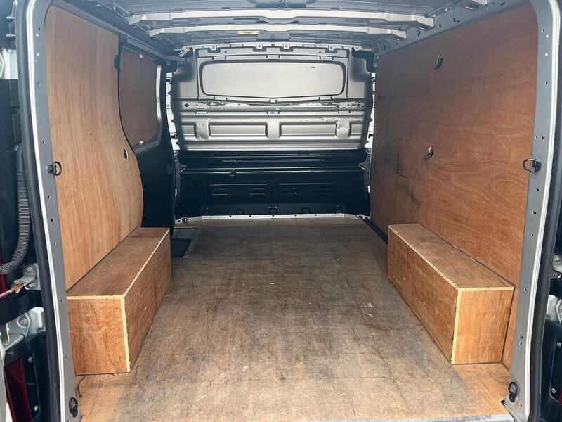 Renault 1.6 dCi 27 Business Panel Van 5dr Diesel Manual SWB Standard Roof Euro 6 (120 ps)