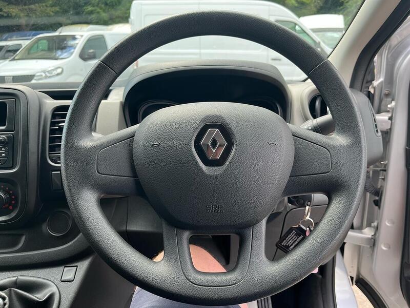 Renault 1.6 dCi 27 Business Panel Van 5dr Diesel Manual SWB Standard Roof Euro 6 (120 ps)