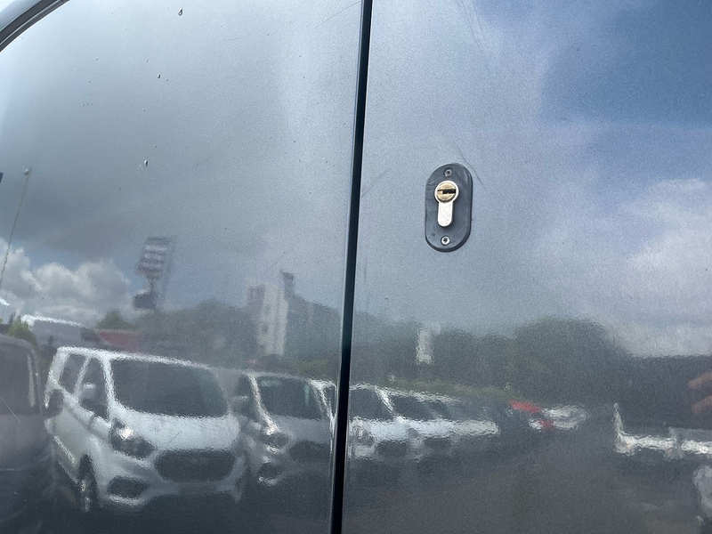 Ford 2.0 350 EcoBlue Limited Panel Van 5dr Diesel Auto FWD L3 H2 Euro 6 (s/s) (170 ps)