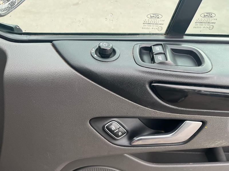 Ford 2.0 300 EcoBlue Limited Panel Van 5dr Diesel Manual L1 H1 Euro 6 (s/s) (130 ps)
