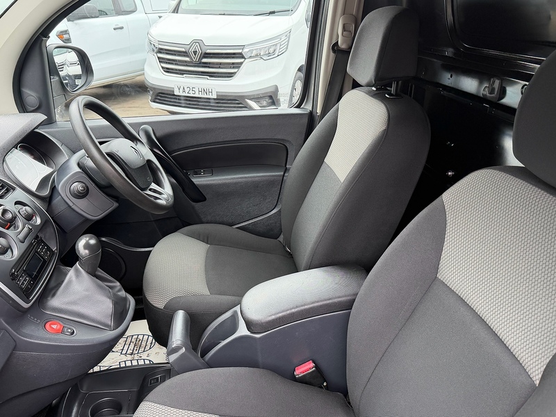 Renault ZE ML20 33kWh Business+ Panel Van 4dr Electric Auto MWB (i) (60 ps)