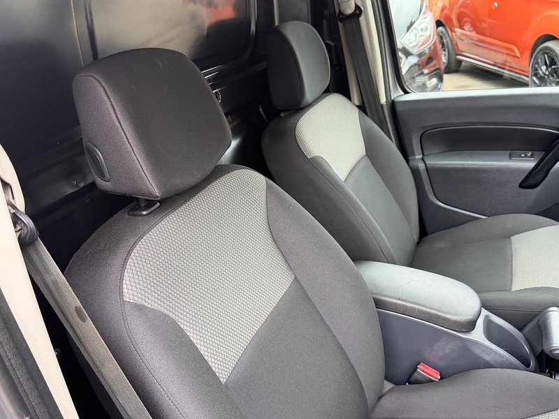 Renault ZE ML20 33kWh Business+ Panel Van 4dr Electric Auto MWB (i) (60 ps)