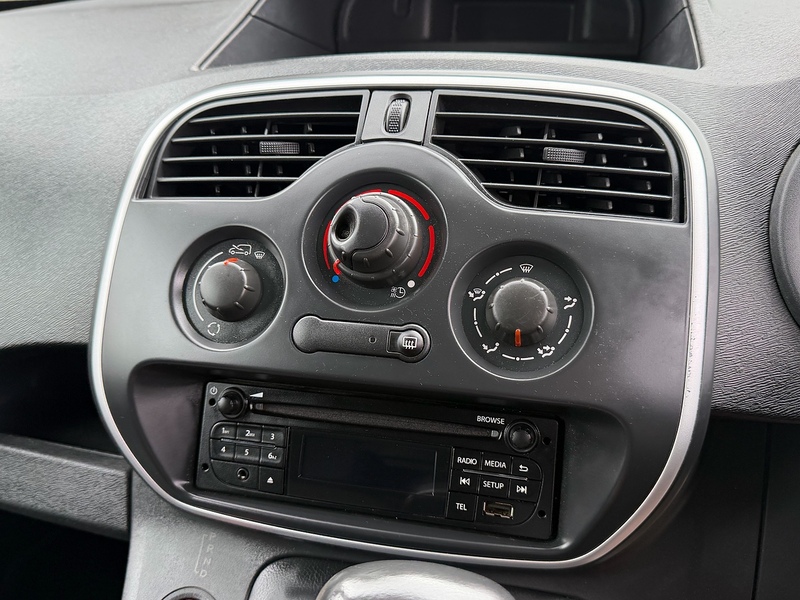 Renault ZE ML20 33kWh Business+ Panel Van 4dr Electric Auto MWB (i) (60 ps)