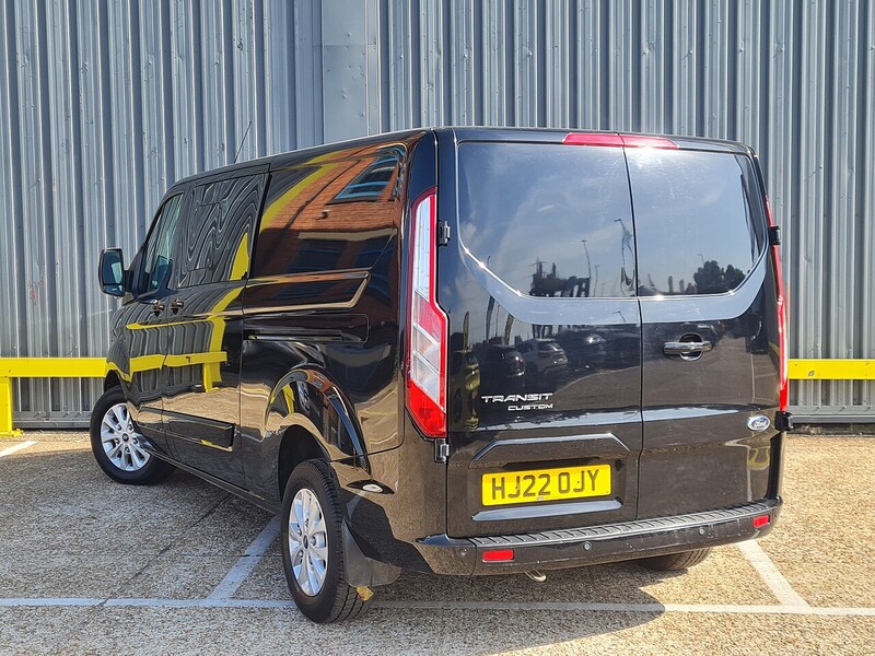 Ford 320 EcoBlue Limited Combi Van 2.0 Automatic Diesel