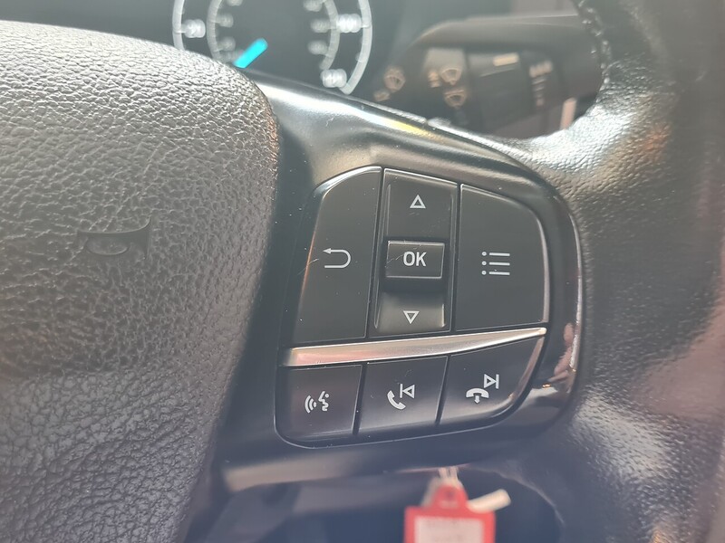 Ford 320 EcoBlue Limited Combi Van 2.0 Automatic Diesel