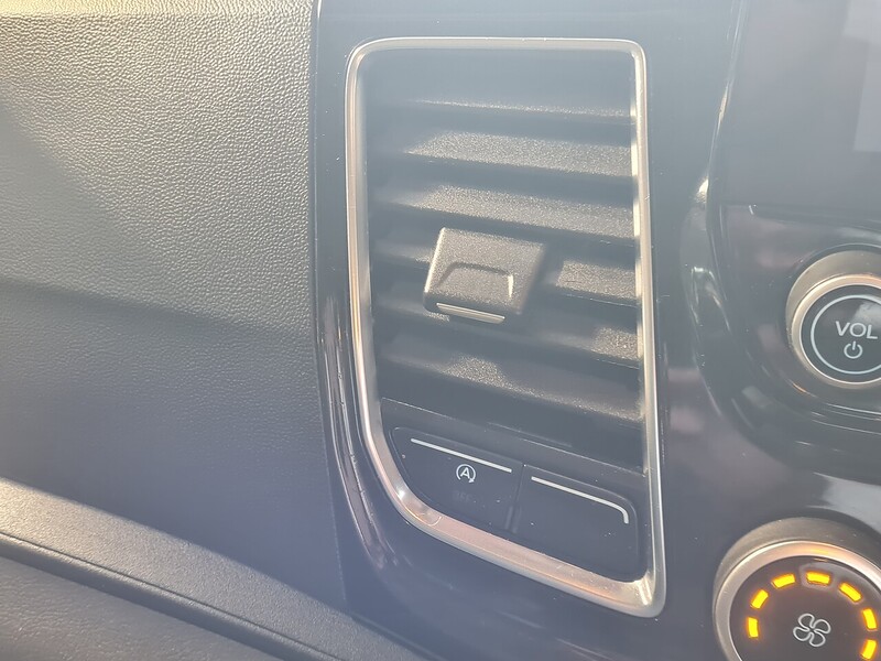 Ford 320 EcoBlue Limited Combi Van 2.0 Automatic Diesel