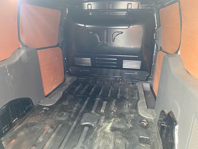 Ford 1.5 250 EcoBlue Limited Panel Van 5dr Diesel Manual L2 Euro 6 (s/s) (100 ps)