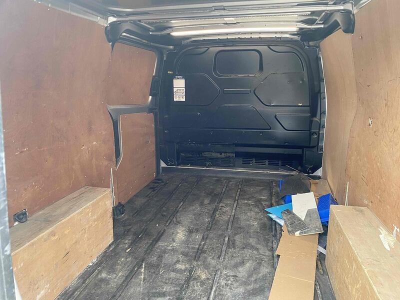 Ford 2.0 300 EcoBlue Limited Panel Van 5dr Diesel Manual L2 H1 Euro 6 (s/s) (170 ps)
