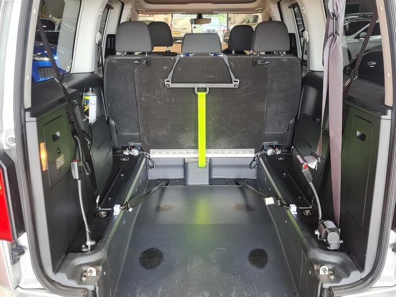 Volkswagen 2.0 TDi C20 Maxi Combi Van 5dr Diesel Manual FWD (Window) (128 g/km, 101 bhp)