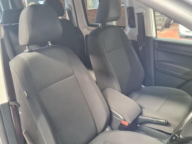 Volkswagen 2.0 TDi C20 Maxi Combi Van 5dr Diesel Manual FWD (Window) (128 g/km, 101 bhp)