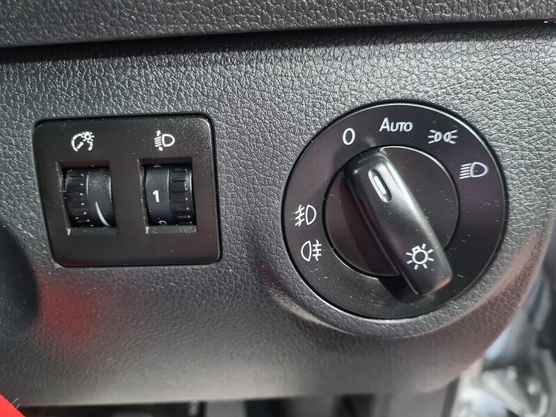 Volkswagen 2.0 TDi C20 Maxi Combi Van 5dr Diesel Manual FWD (Window) (128 g/km, 101 bhp)