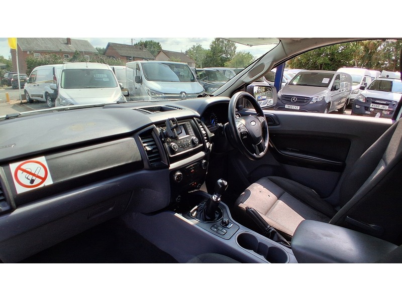 Ford 2.2 TDCi XL Pickup Double Cab 4dr Diesel Manual 4WD Euro 6 (s/s) (Eco Axle) (160 ps) 2.2 4dr Pickup Manual Diesel