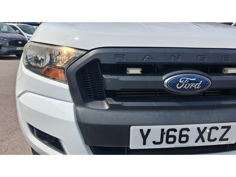 Ford 2.2 TDCi XL Pickup Double Cab 4dr Diesel Manual 4WD Euro 6 (s/s) (Eco Axle) (160 ps) 2.2 4dr Pickup Manual Diesel