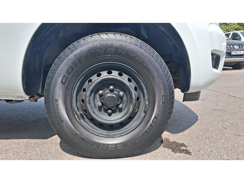Ford 2.2 TDCi XL Pickup Double Cab 4dr Diesel Manual 4WD Euro 6 (s/s) (Eco Axle) (160 ps) 2.2 4dr Pickup Manual Diesel